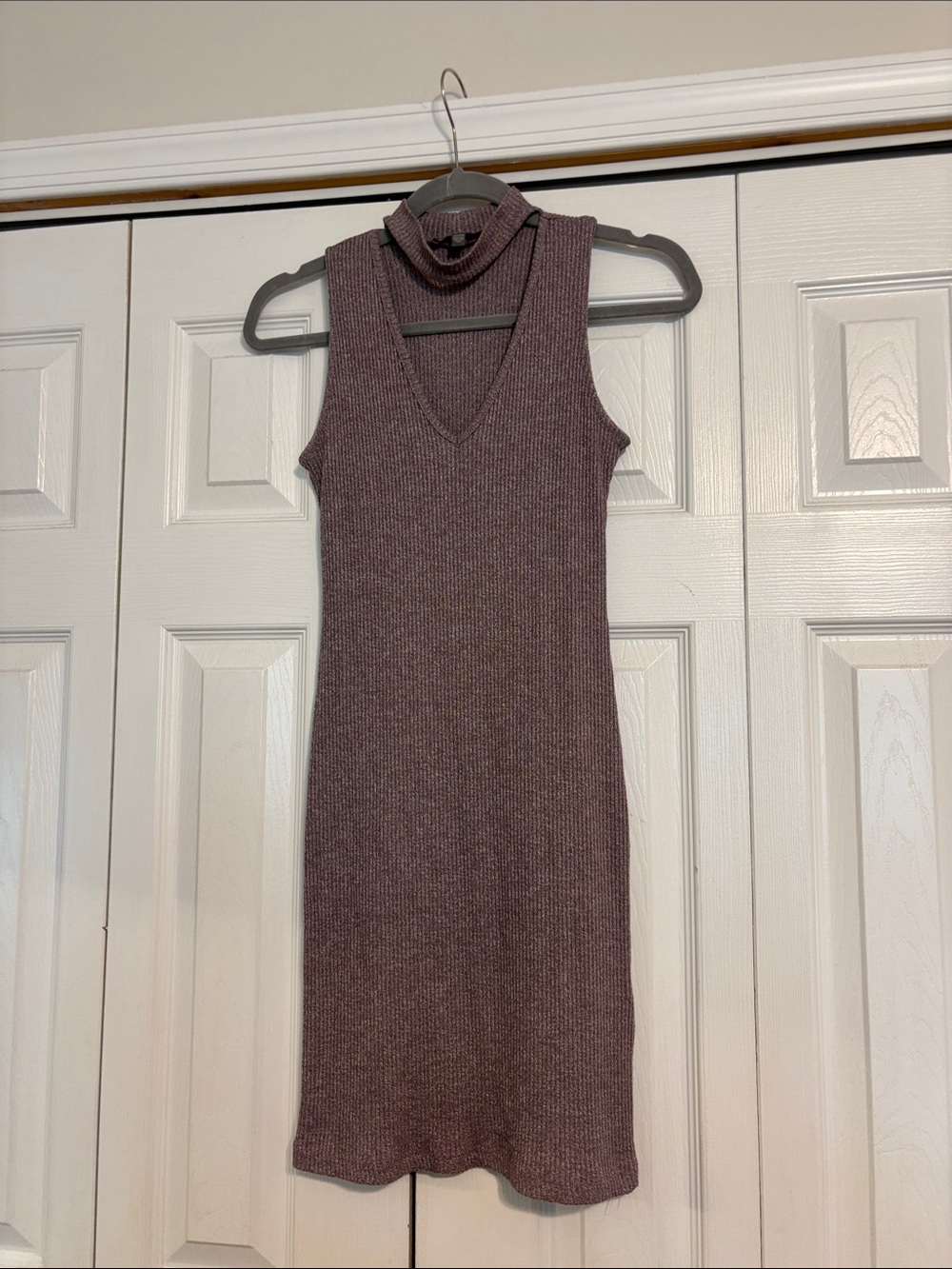 Sleeveless V-Neck Ribbed Midi Dress with Turtleneck in Mauve